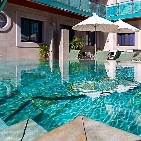Sant Jordi Boutique Отель